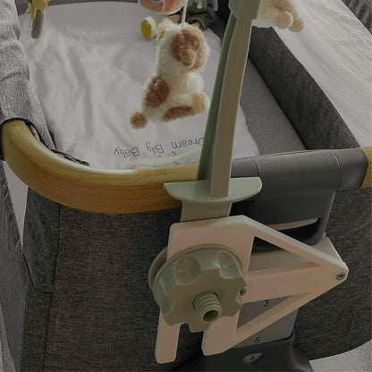 Adapter for feste av uro på Tutti Bambini Cozee bedside crib